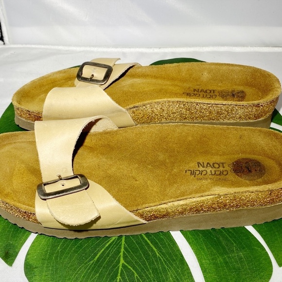 NAOT TAN LEATHER SINGLE BUCKLE‎ HEELED CUSHION SLIDE​​​​​ - Picture 4 of 7